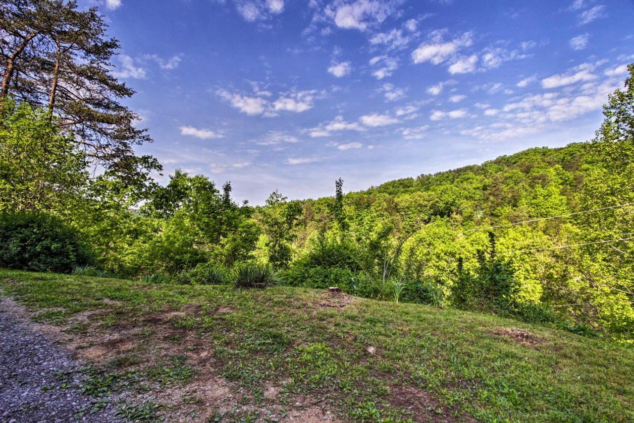 Secluded Cabin With Hot Tub, 3 Mi To Pigeon Forge! Sevierville Ngoại thất bức ảnh