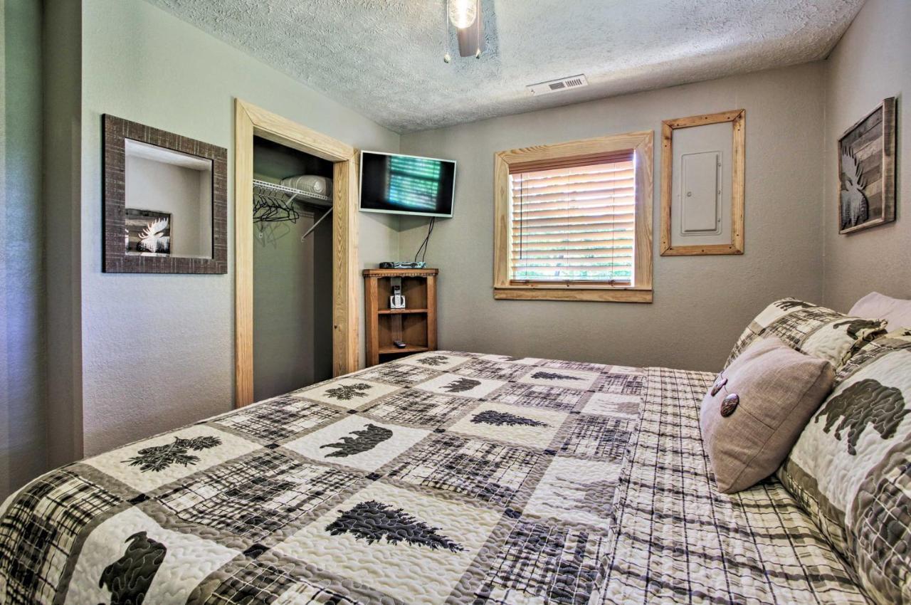 Secluded Cabin With Hot Tub, 3 Mi To Pigeon Forge! Sevierville Ngoại thất bức ảnh