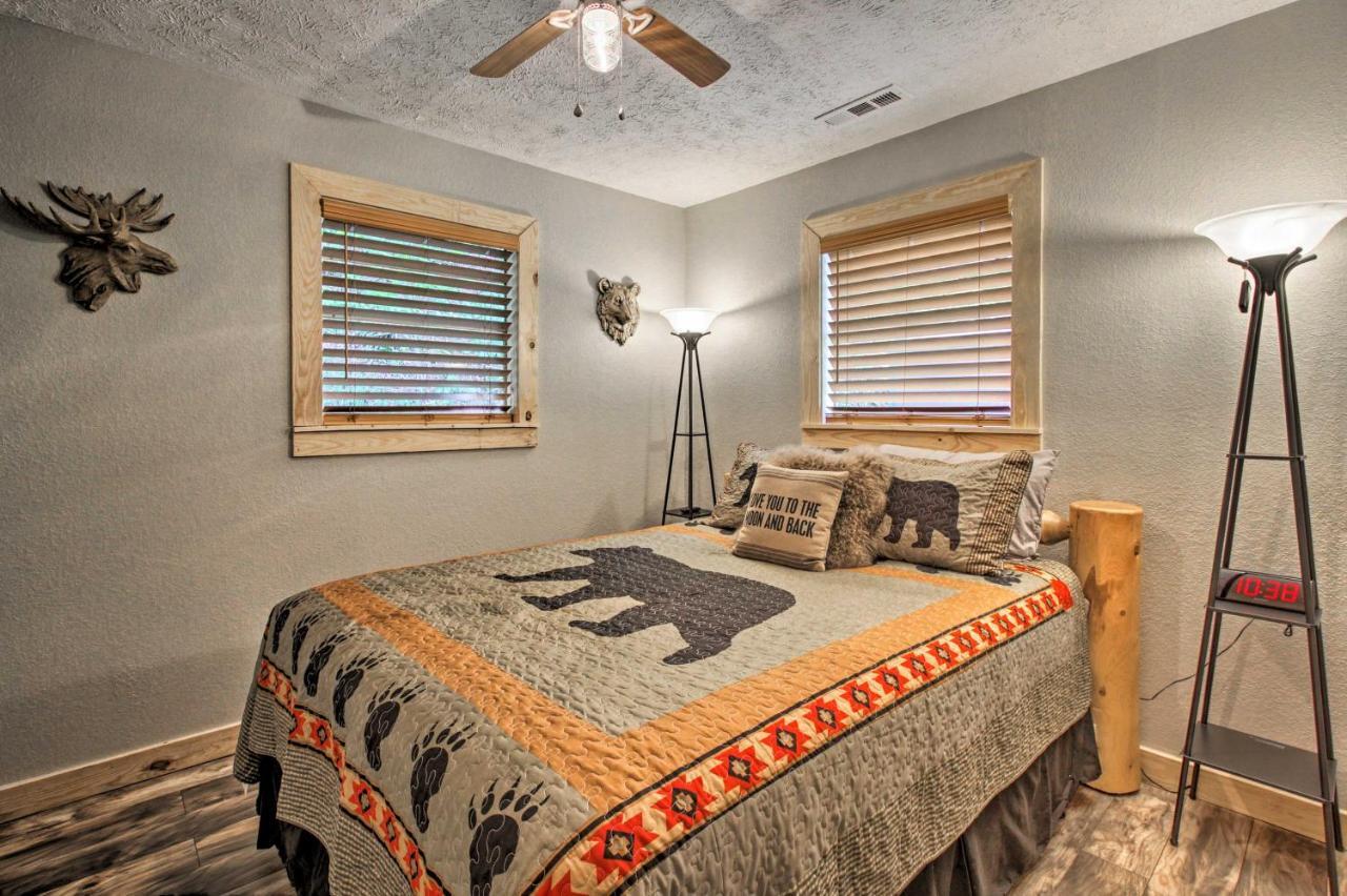 Secluded Cabin With Hot Tub, 3 Mi To Pigeon Forge! Sevierville Ngoại thất bức ảnh