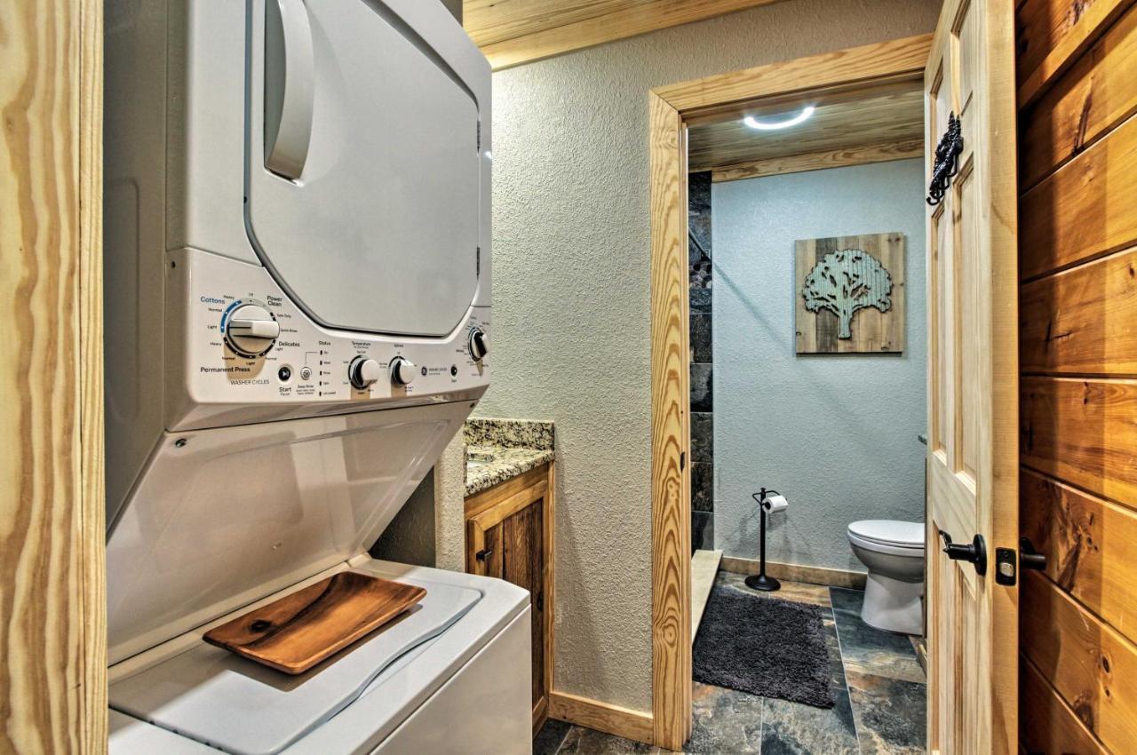 Secluded Cabin With Hot Tub, 3 Mi To Pigeon Forge! Sevierville Ngoại thất bức ảnh