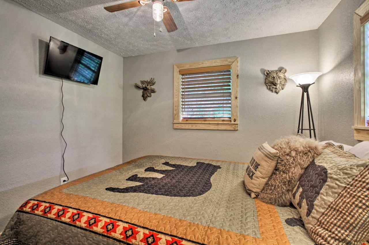 Secluded Cabin With Hot Tub, 3 Mi To Pigeon Forge! Sevierville Ngoại thất bức ảnh